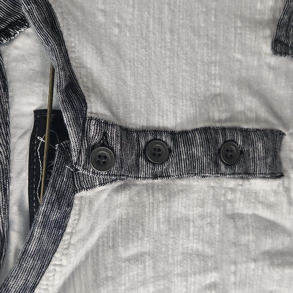 White and Gray 3 button collar front pocket t-shirt - Picture 2 of 5